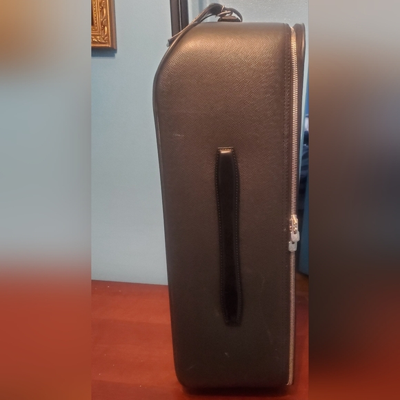 Authentic Louis Vuitton Black Rolling Carry-on - Picture 4 of 13